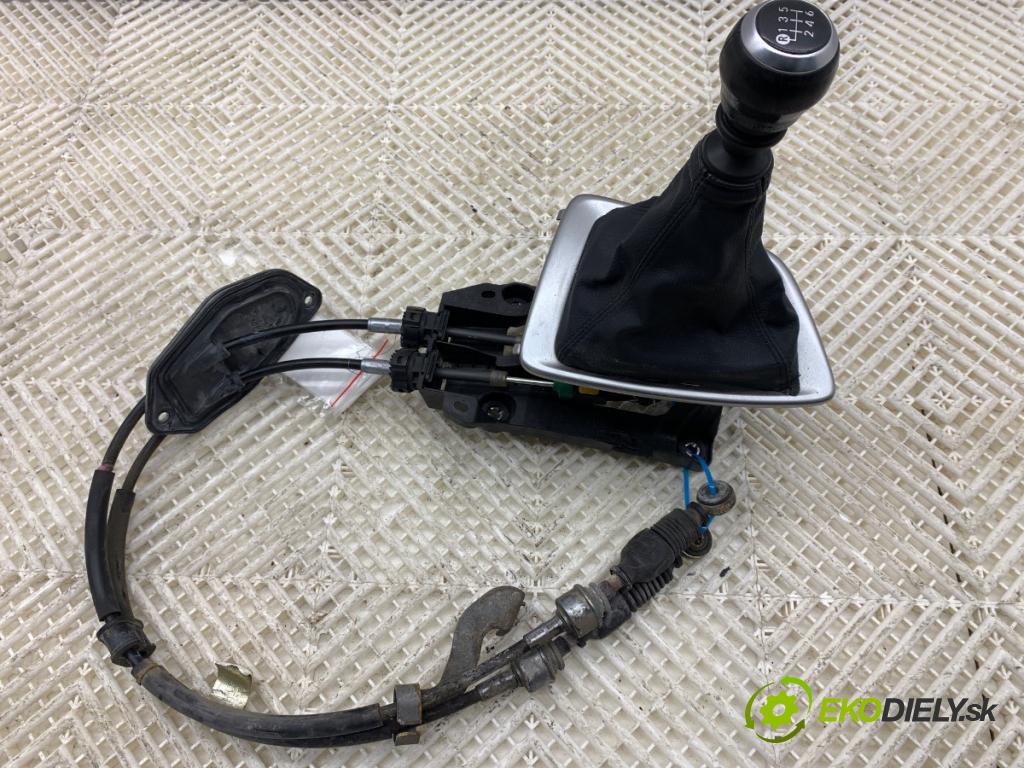 TOYOTA AURIS II liftback 2013 97 kW 1.6 (ZRE181_, ZRE185_) 1598 Kulisa  (Rýchlostná páka (kulisa))