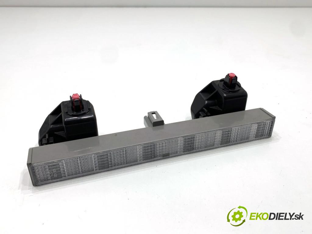 TOYOTA AURIS II liftback 2013 97 kW 1.6 (ZRE181_, ZRE185_) 1598 světlo brzdových světel 81570-05100