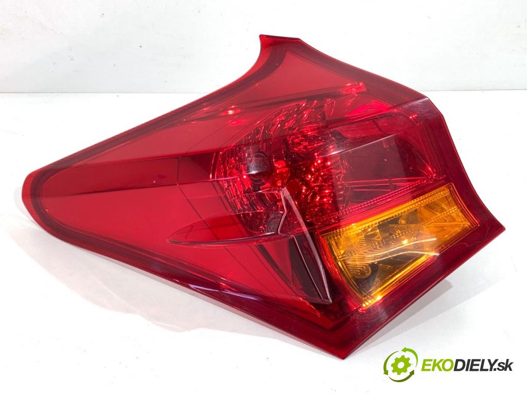 TOYOTA AURIS II liftback 2013 97 kW 1.6 (ZRE181_, ZRE185_) 1598 Svetlo ľavy zad 