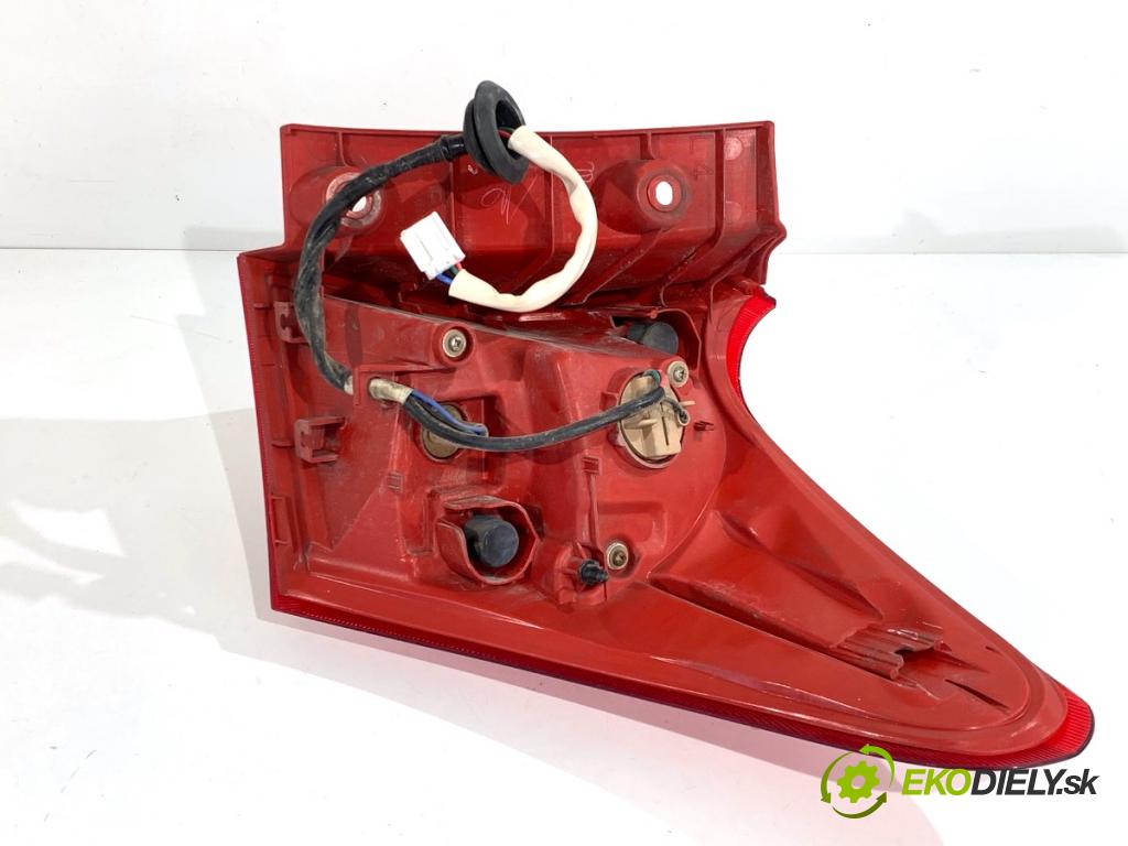 TOYOTA AURIS II liftback 2013 97 kW 1.6 (ZRE181_, ZRE185_) 1598 Svetlo ľavy zad