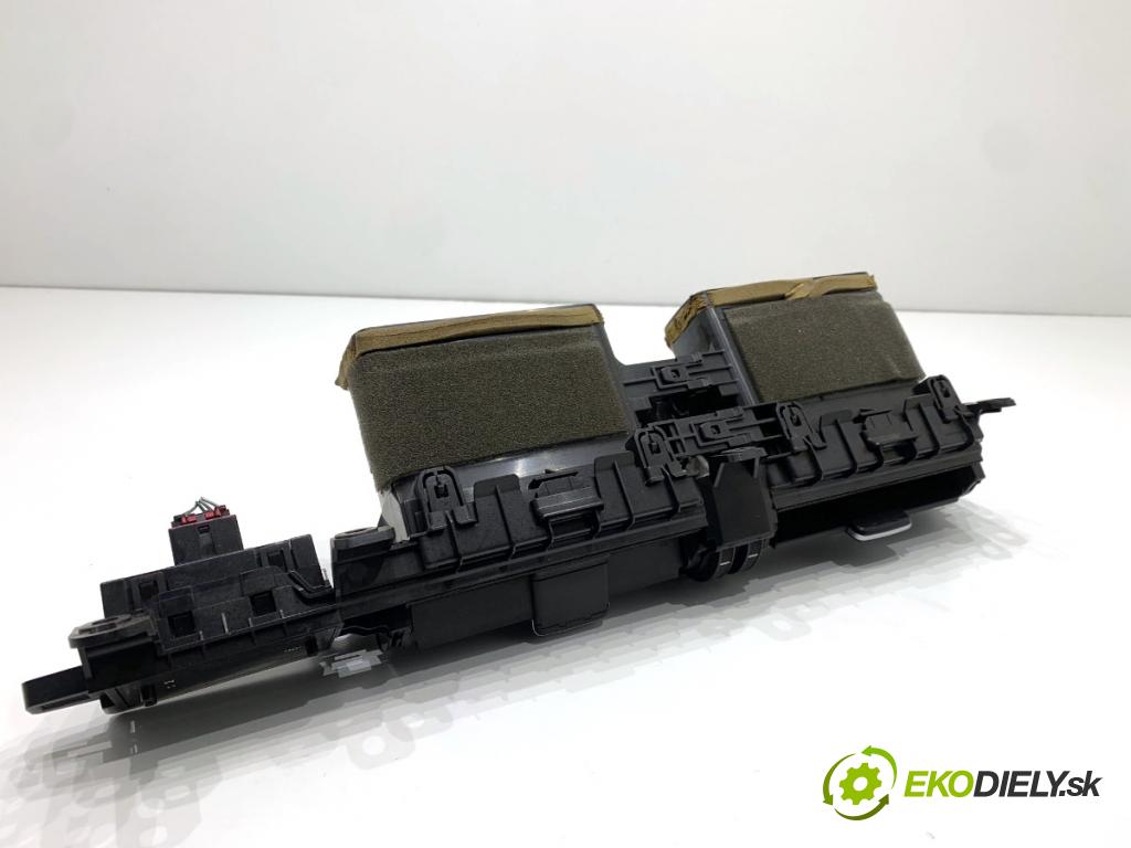 TOYOTA AURIS II liftback 2013 97 kW 1.6 (ZRE181_, ZRE185_) 1598 Mriežky kúrenia predný 55670-02400