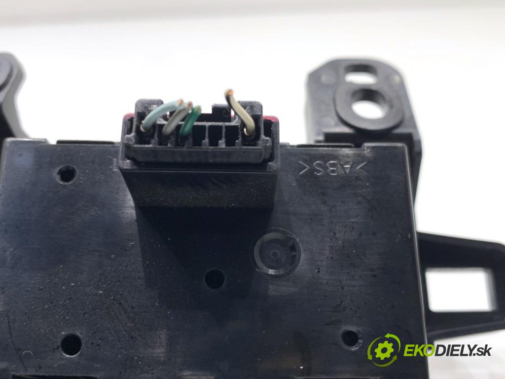 TOYOTA AURIS II liftback 2013 97 kW 1.6 (ZRE181_, ZRE185_) 1598 Mriežky kúrenia predný 55670-02400