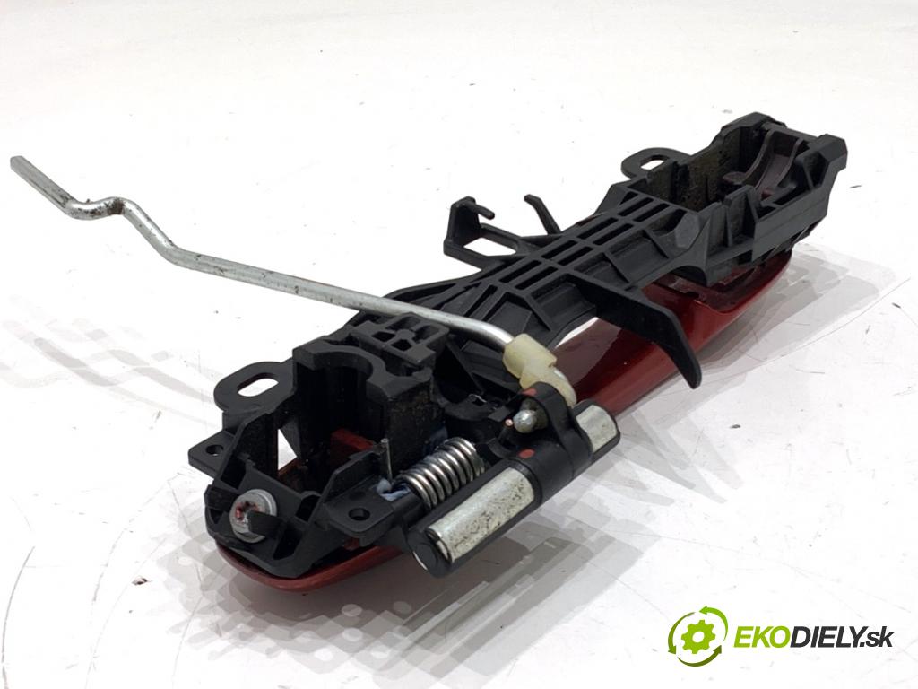 TOYOTA AURIS II liftback 2013 97 kW 1.6 (ZRE181_, ZRE185_) 1598 klika vnejší pravý přední část