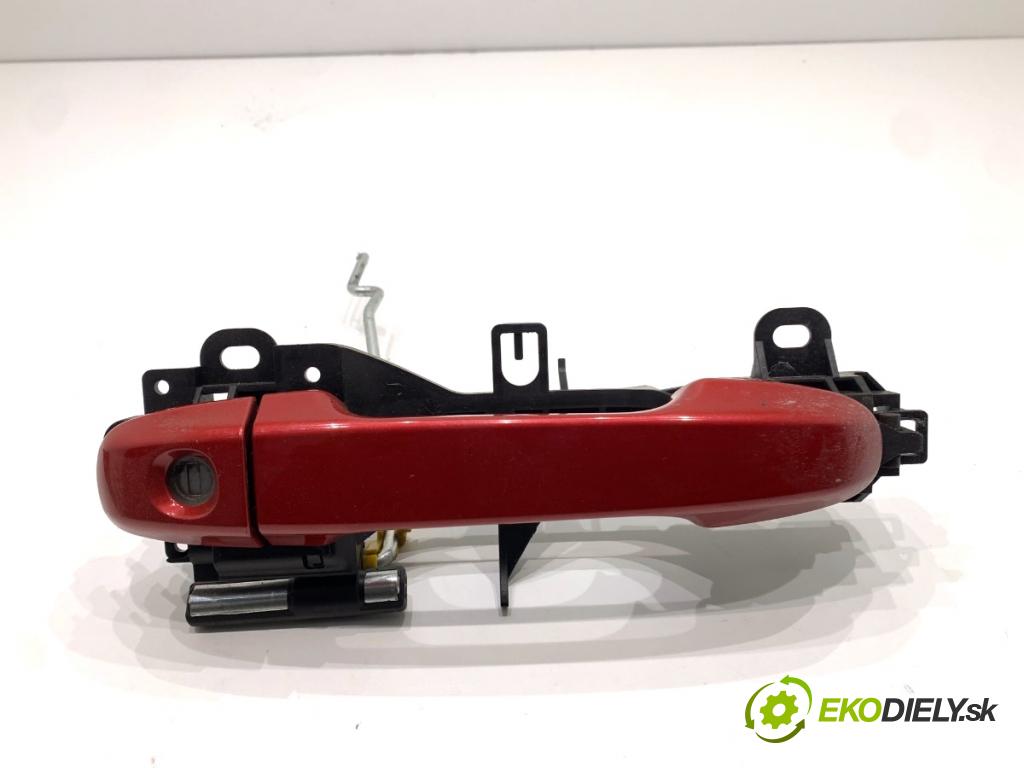 TOYOTA AURIS II liftback 2013 97 kW 1.6 (ZRE181_, ZRE185_) 1598 klika vnejší levý přední část 