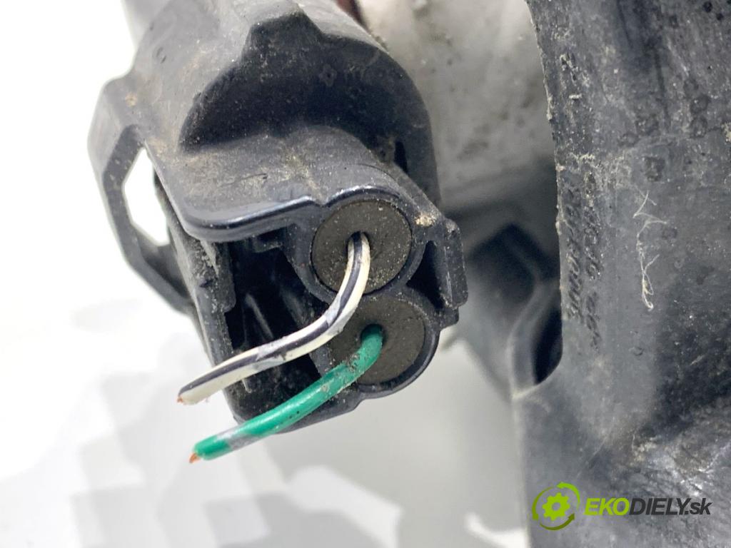 TOYOTA AURIS II liftback 2013 97 kW 1.6 (ZRE181_, ZRE185_) 1598 hmlové svetlo, hmlovka pravý přední část