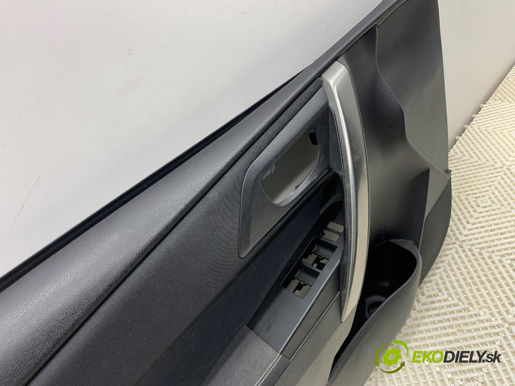 TOYOTA AURIS II liftback 2013 97 kW 1.6 (ZRE181_, ZRE185_) 1598 ča dveře levý přední část