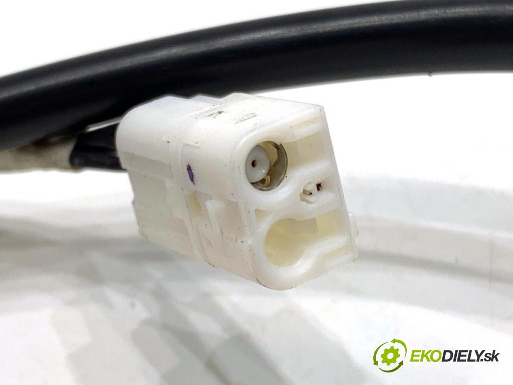 TOYOTA AURIS II liftback 2013 97 kW 1.6 (ZRE181_, ZRE185_) 1598 ANTENA V3-08998C