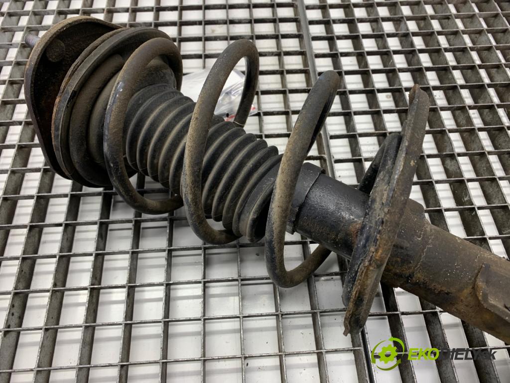 TOYOTA AURIS II liftback 2013 97 kW 1.6 (ZRE181_, ZRE185_) 1598 Tlmič ľavy predný ZE