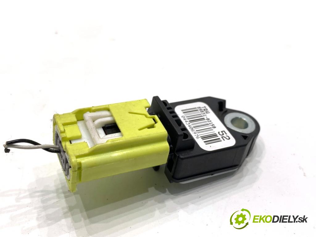 TOYOTA AURIS II liftback 2013 97 kW 1.6 (ZRE181_, ZRE185_) 1598 Snímač nárazu 89831-02150 (Snímač nárazu)