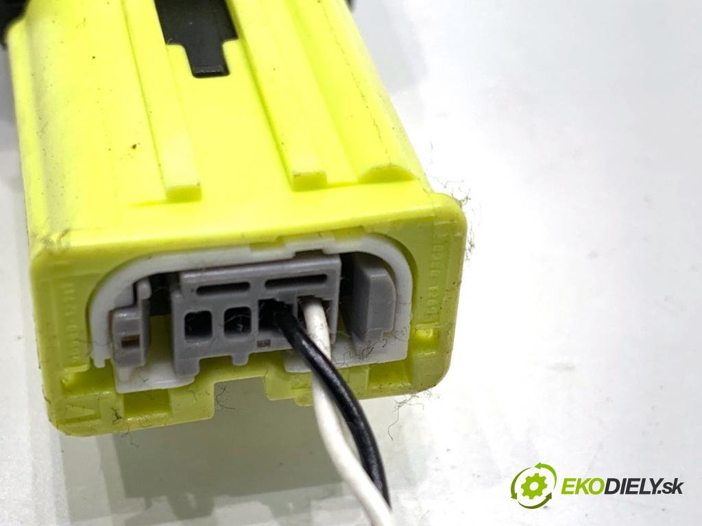 TOYOTA AURIS II liftback 2013 97 kW 1.6 (ZRE181_, ZRE185_) 1598 Snímač nárazu 89831-02150 (Snímač nárazu)