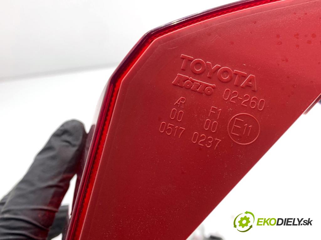 TOYOTA AURIS II liftback 2013 97 kW 1.6 (ZRE181_, ZRE185_) 1598 Svetlo zad pravá vnútorná 05170237 (Kľučka dverí ostatné)