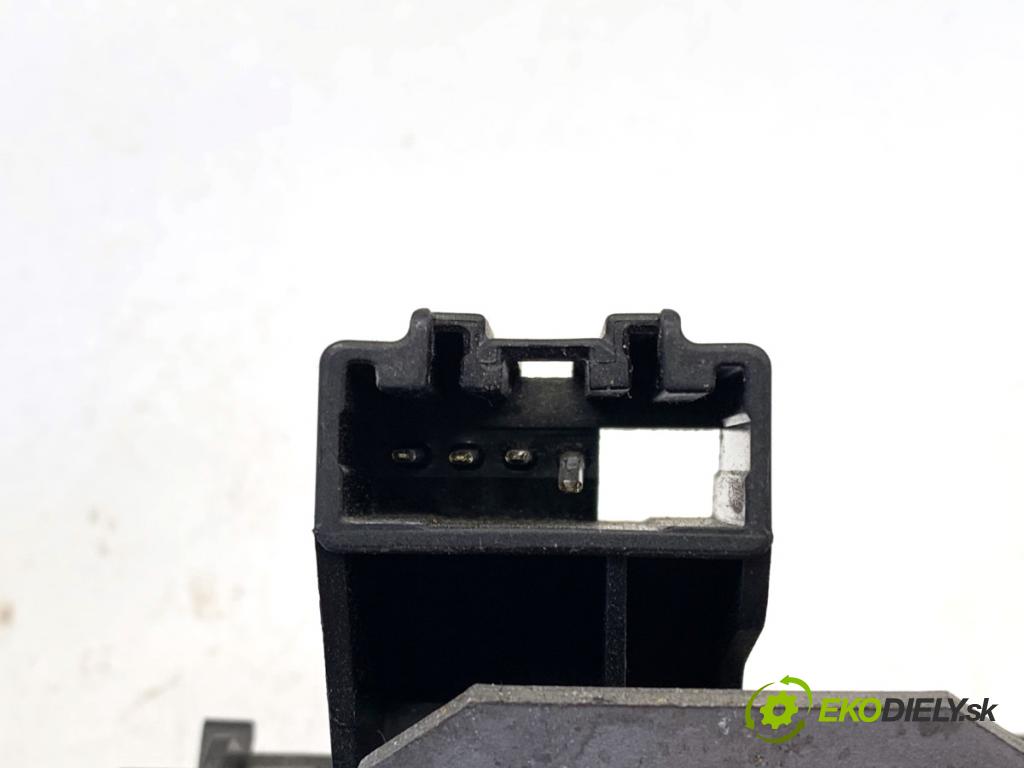 FORD MONDEO MK4 Kombi 2008 103 kW 2.0 TDCi 1997 zámok dveří zadní část 8M51-R442A66-AC