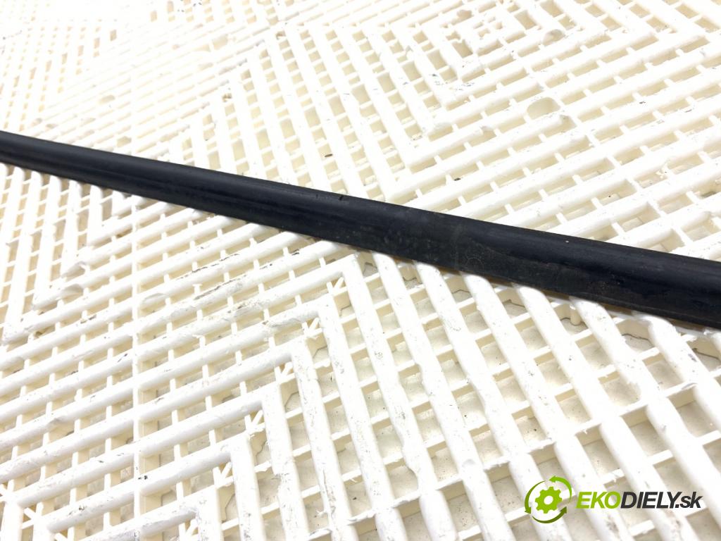 FORD MONDEO MK4 Kombi 2008 103 kW 2.0 TDCi 1997 těsnění prahu pravá