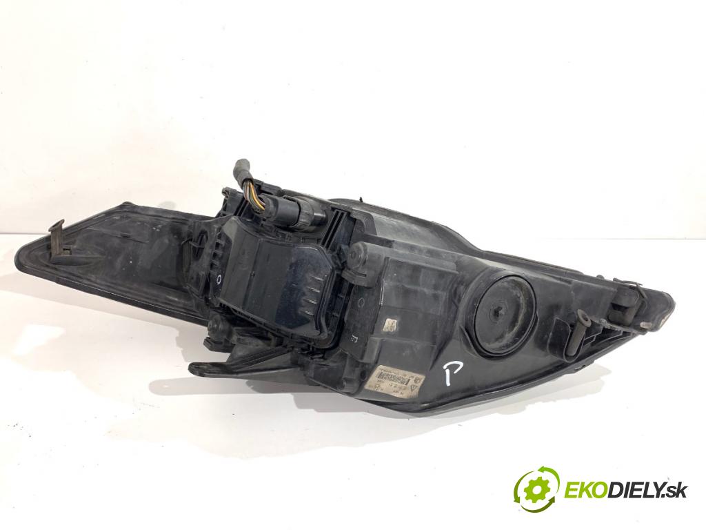 FORD MONDEO MK4 Kombi 2008 103 kW 2.0 TDCi 1997 světlomet pravý přední část 7S71-13W029-AH