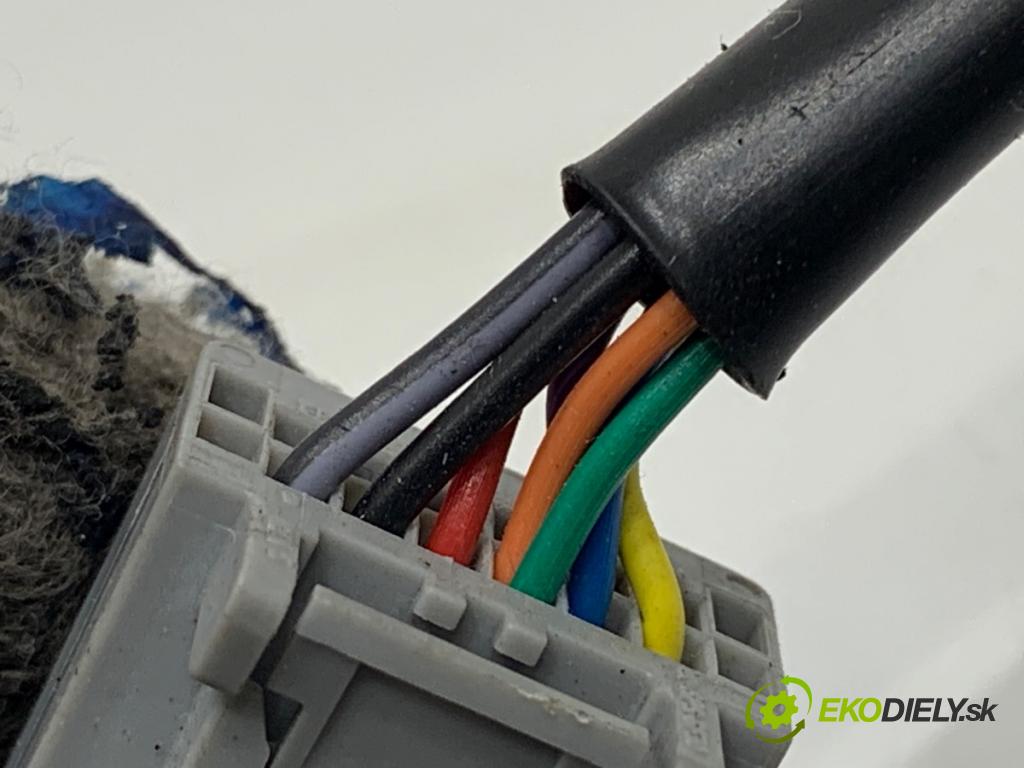 FORD MONDEO MK4 Kombi 2008 103 kW 2.0 TDCi 1997 zpětné zrcátko levý