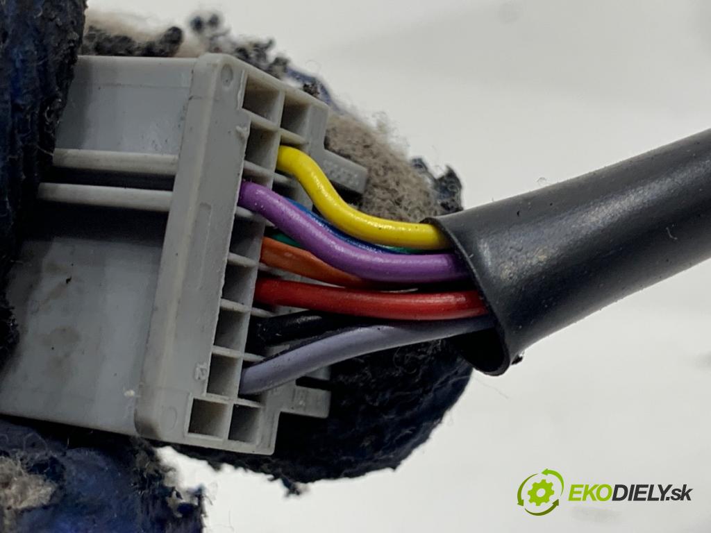 FORD MONDEO MK4 Kombi 2008 103 kW 2.0 TDCi 1997 zpětné zrcátko levý