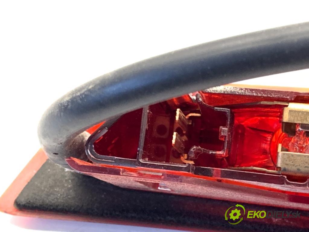 FORD MONDEO MK4 Kombi 2008 103 kW 2.0 TDCi 1997 světlo brzdových světel 7S71-13A601-BD