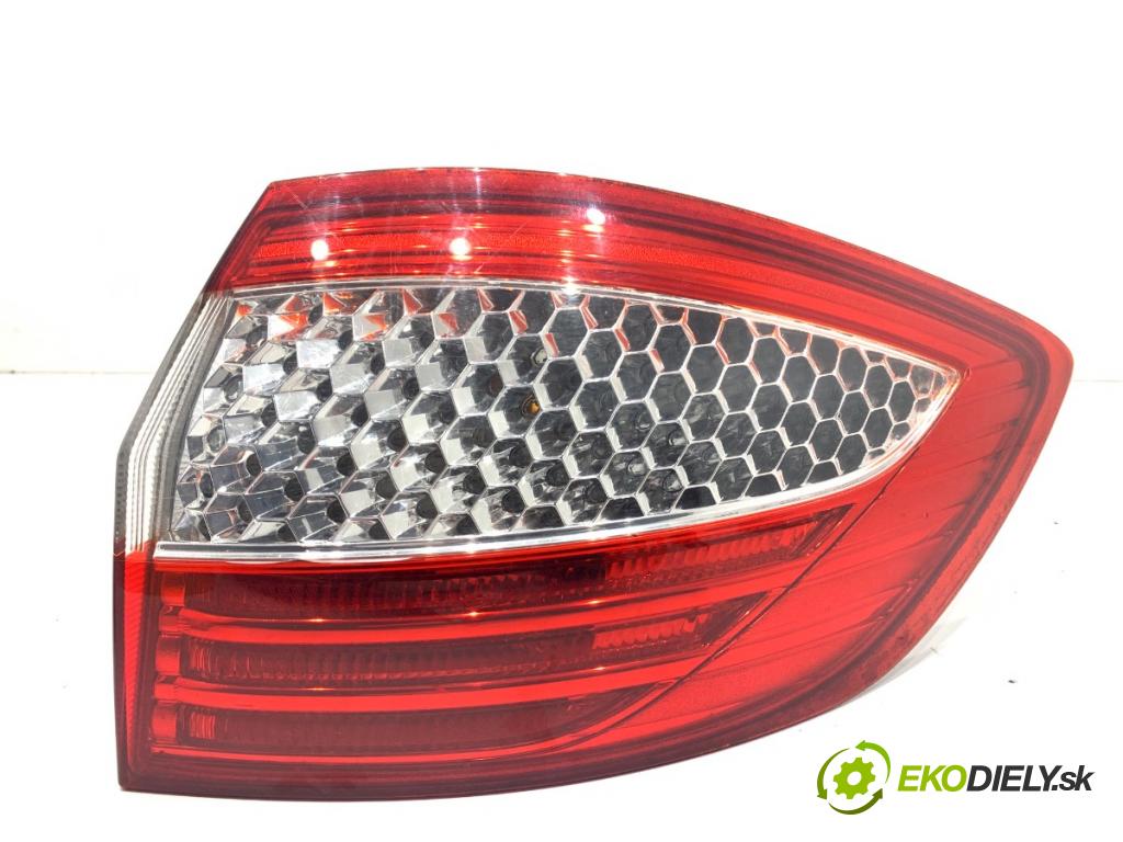 FORD MONDEO MK4 Kombi 2008 103 kW 2.0 TDCi 1997 světlo pravý zadní část 7S71-13404-B