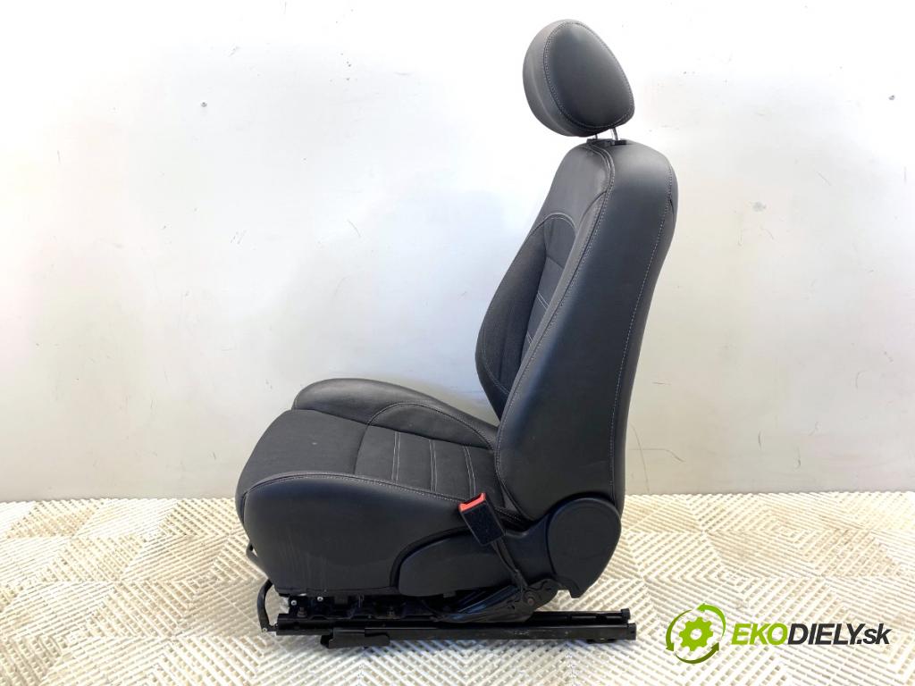 FORD MONDEO MK4 Kombi 2008 103 kW 2.0 TDCi 1997 sedadlo pravý přední část
