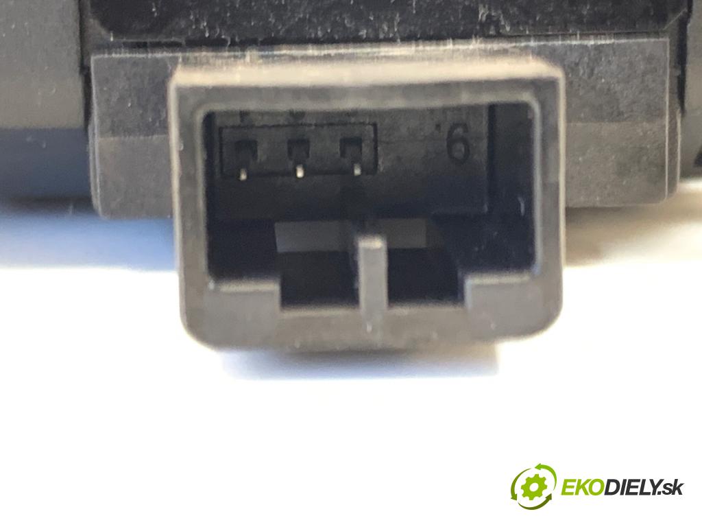 FORD MONDEO MK4 Kombi 2008 103 kW 2.0 TDCi 1997 Snímač dažďa 6G9N-17D547-AD (Snímač dažďa)