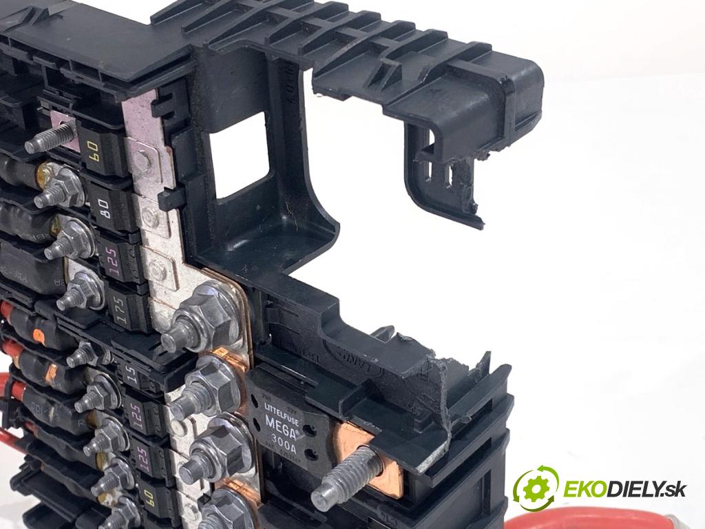 LAND ROVER RANGE ROVER EVOQUE SUV 2025 150 kW 2.0 D200 MHEV 4x4 1997 Skrinka poistková K8D2-14N073-AC (Poistková skrinka)