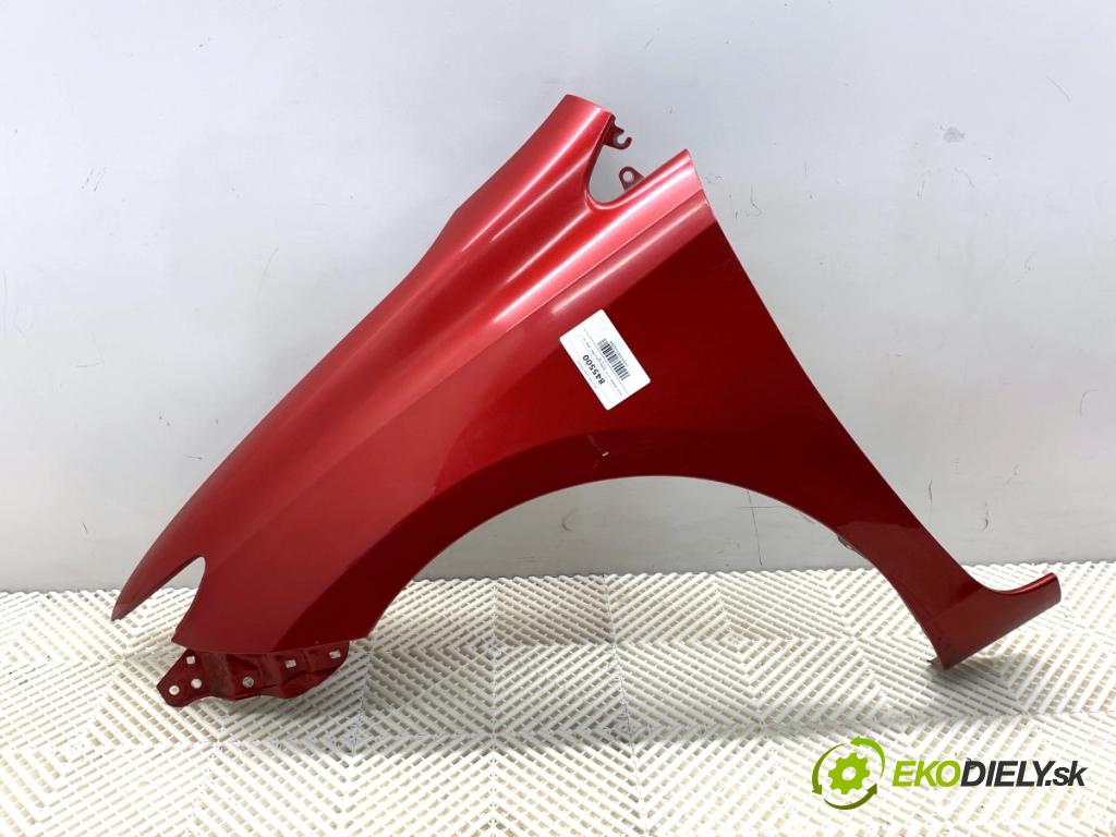 TOYOTA AURIS II liftback 2013 97 kW 1.6 (ZRE181_, ZRE185_) 1598 blatník levý přední část 