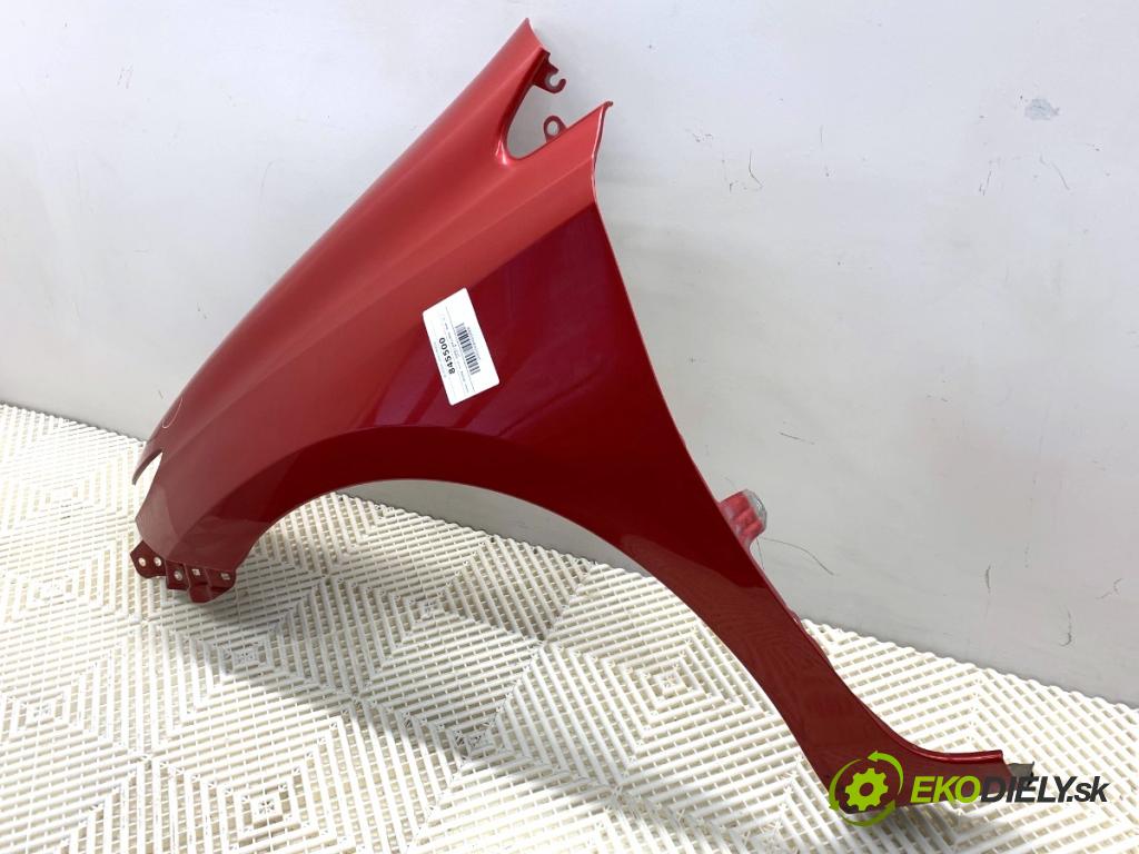 TOYOTA AURIS II liftback 2013 97 kW 1.6 (ZRE181_, ZRE185_) 1598 blatník levý přední část