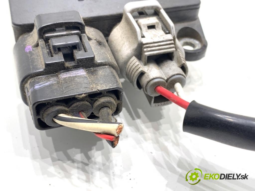 TOYOTA AURIS II liftback 2013 97 kW 1.6 (ZRE181_, ZRE185_) 1598 Modul ventilátora 89257-12010