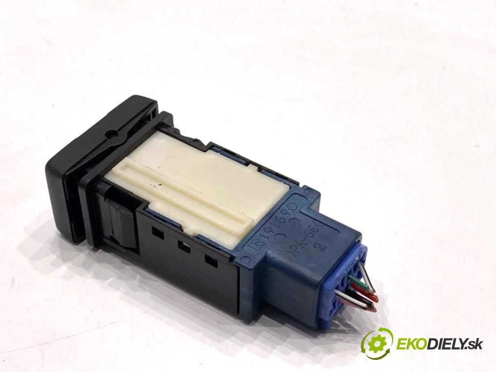 TOYOTA AURIS II liftback 2013 97 kW 1.6 (ZRE181_, ZRE185_) 1598 Prepínač ohrievania, vyhrievania sedačky 191690 (Prepínacie páčky pod volantom)