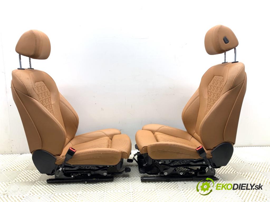 BMW G30 sedan 2022 140 kW 520 d xDrive 1995 sedadla sedačky sedadlo boční