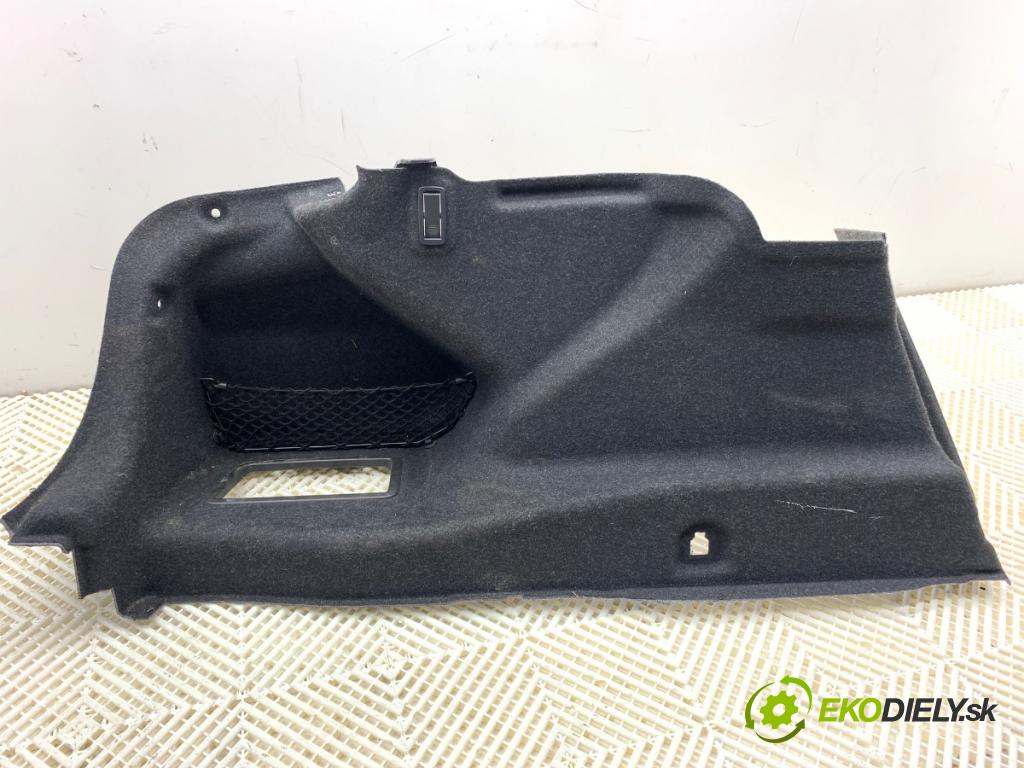 BMW G30 sedan 2022 140 kW 520 d xDrive 1995 čalúnenie kufra ľavy 7942875