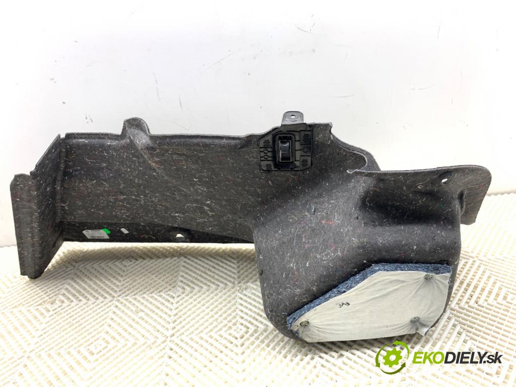 BMW G30 sedan 2022 140 kW 520 d xDrive 1995 čalúnenie kufra ľavy 7942875