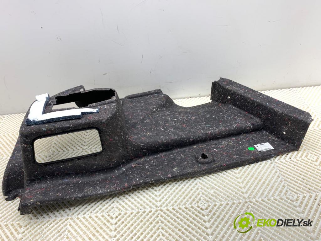 BMW G30 sedan 2022 140 kW 520 d xDrive 1995 čalúnenie kufra pravy 7373570