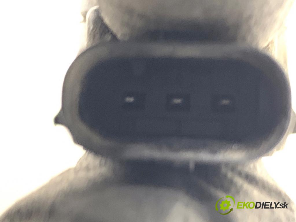 MERCEDES-BENZ X204 SUV 2012 125 kW 220 CDI (204.902) 2143 Snímač PDC A2215420417