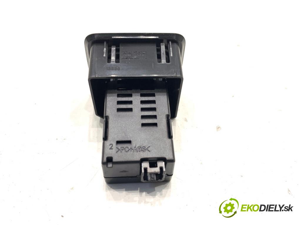 LAND ROVER RANGE ROVER EVOQUE SUV 2025 150 kW 2.0 D200 MHEV 4x4 1997 HNÍZDO: USB C R8A2-19010-AB