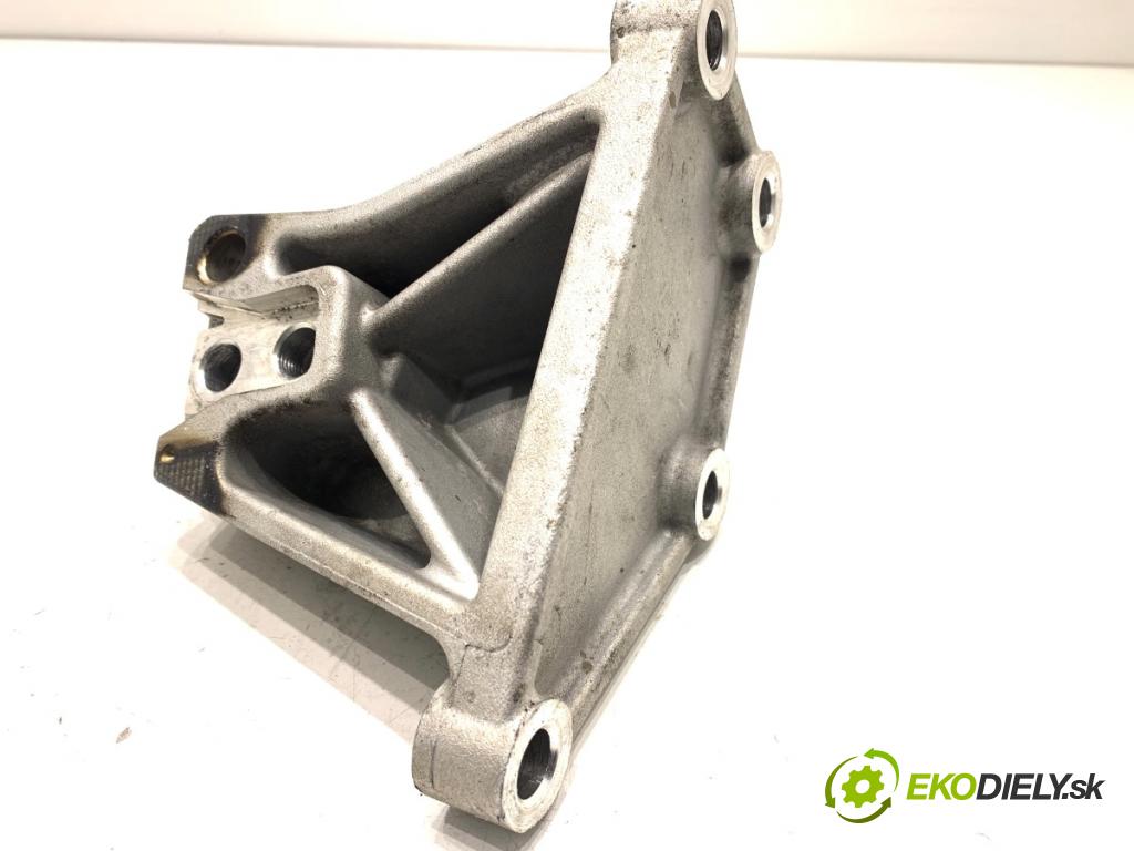 KIA CEED liftback 2020 85 kW 1.6 CRDi 115 1598 Držiak Motor