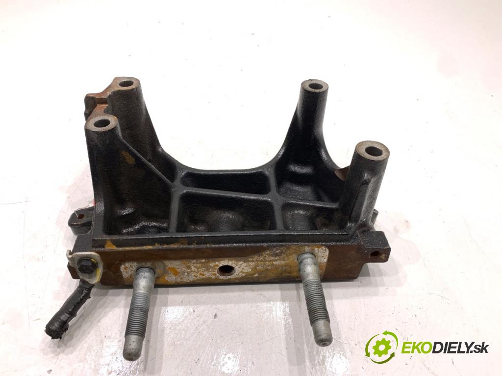 KIA CEED liftback 2020 85 kW 1.6 CRDi 115 1598 Držiak Motor 