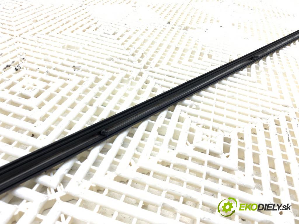 FORD MONDEO MK4 Kombi 2008 103 kW 2.0 TDCi 1997 těsnění prahu levá strana