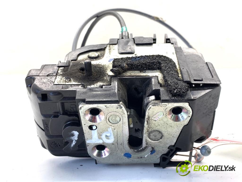 NISSAN QASHQAI J10 SUV 2007 110 kW 2.0 dCi 1995 zámok dveře pravý zadní část