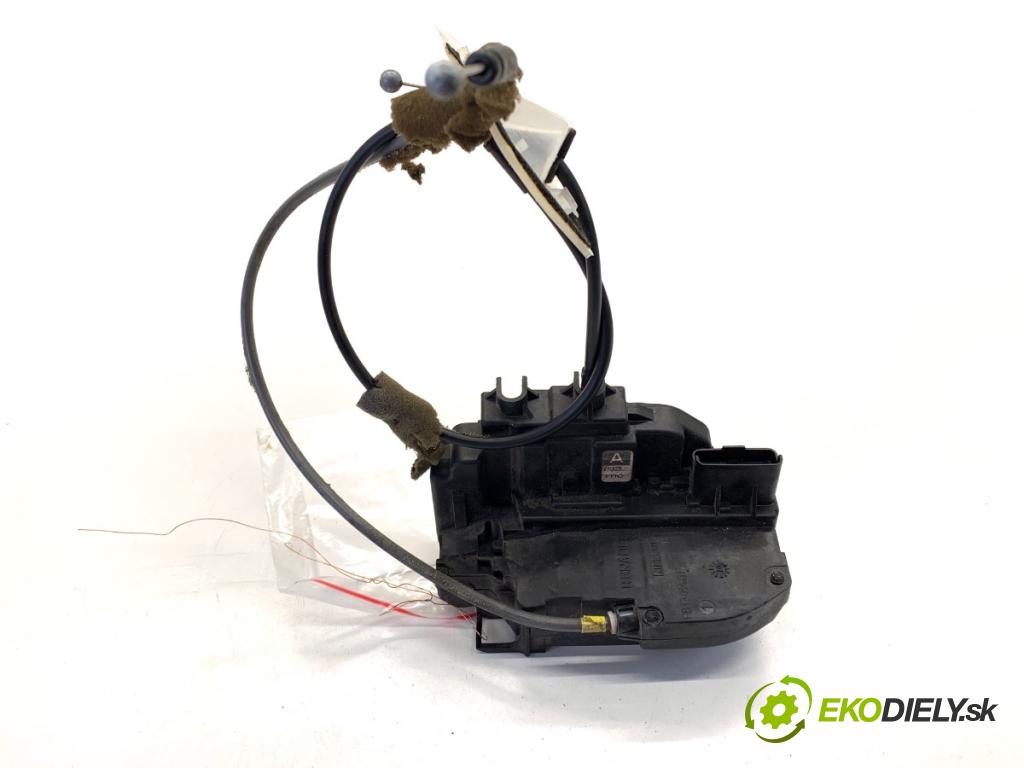 NISSAN QASHQAI J10 SUV 2007 110 kW 2.0 dCi 1995 zámok dveře pravý přední část 