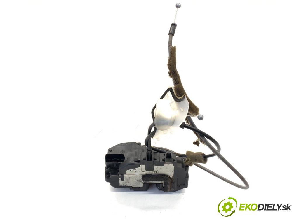 NISSAN QASHQAI J10 SUV 2007 110 kW 2.0 dCi 1995 zámok dveře pravý přední část