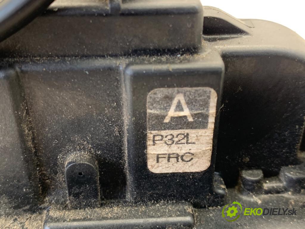 NISSAN QASHQAI J10 SUV 2007 110 kW 2.0 dCi 1995 zámok dveře pravý přední část