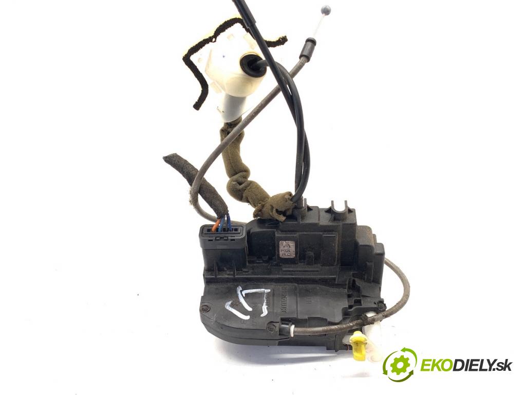 NISSAN QASHQAI J10 SUV 2007 110 kW 2.0 dCi 1995 zámok dveře levý přední část 