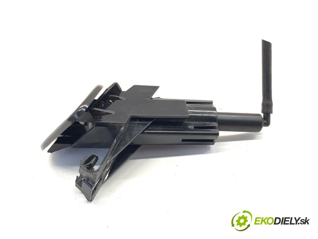 NISSAN QASHQAI J10 SUV 2007 110 kW 2.0 dCi 1995 ostřikovače světla pravý přední část