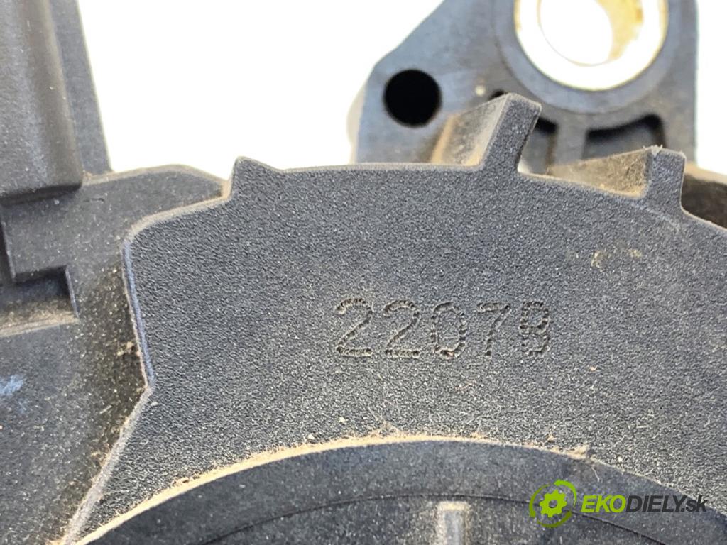 NISSAN QASHQAI J10 SUV 2007 110 kW 2.0 dCi 1995 potenciometr plynového pedálu 2207B00301 (Potenciometr plynového pedálu)