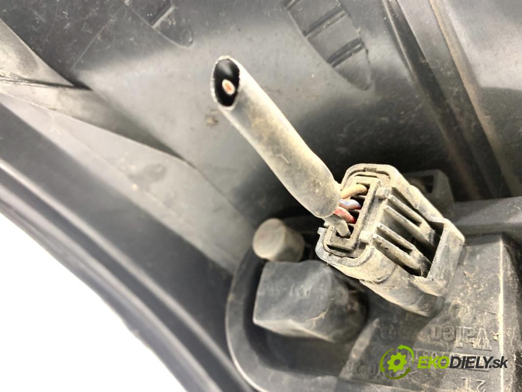 NISSAN QASHQAI J10 SUV 2007 110 kW 2.0 dCi 1995 světlo levý zadní část