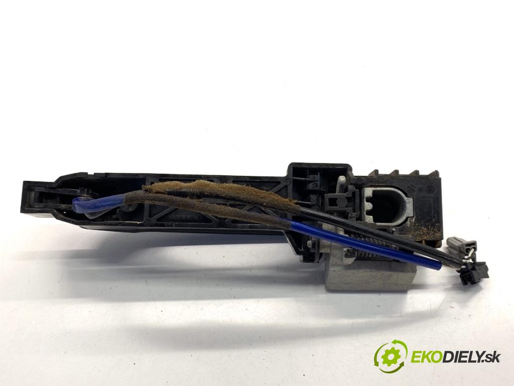 NISSAN QASHQAI J10 SUV 2007 110 kW 2.0 dCi 1995 Kľučka vonkajšia pravy predný 80611EB300