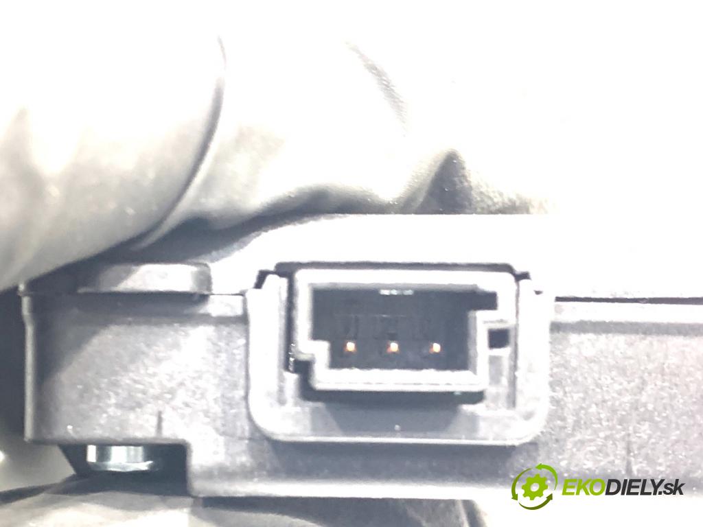 LAND ROVER RANGE ROVER EVOQUE SUV 2025 150 kW 2.0 D200 MHEV 4x4 1997 modul střešního okna K8D2-15K622-AB