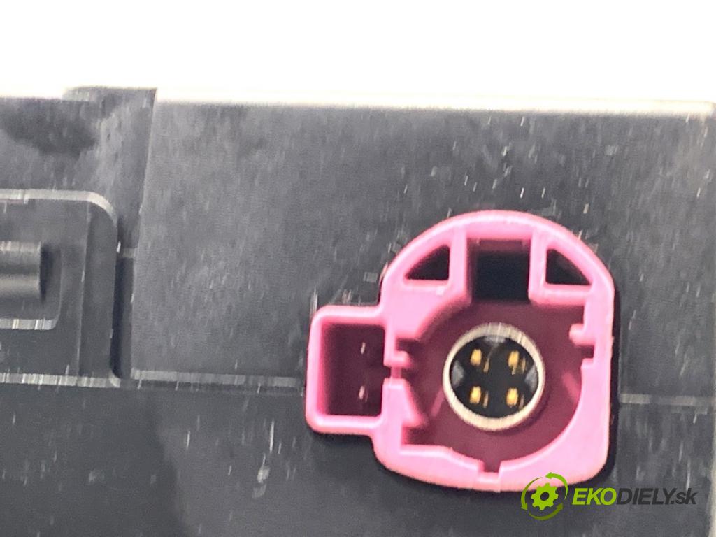 LAND ROVER RANGE ROVER EVOQUE SUV 2025 150 kW 2.0 D200 MHEV 4x4 1997 HNÍZDO: USB C R8A2-19010-BB