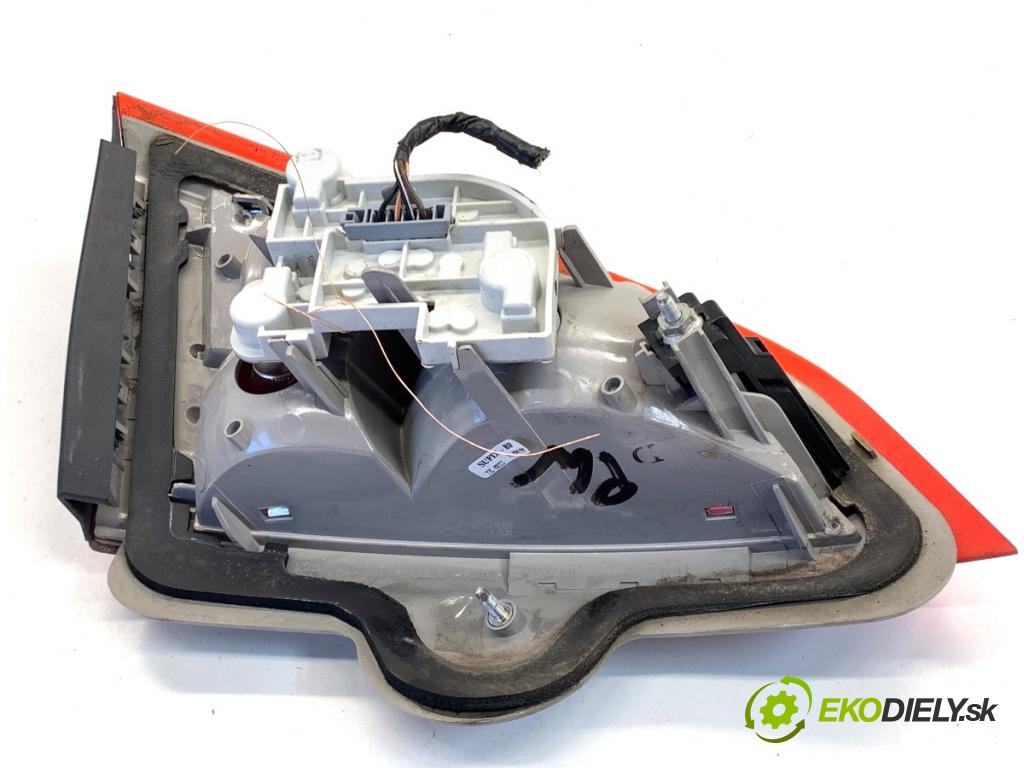 FORD MONDEO MK4 Kombi 2008 103 kW 2.0 TDCi 1997 Svetlo zad pravá vnútorná 7S71-13A602-B (Kľučka dverí ostatné)